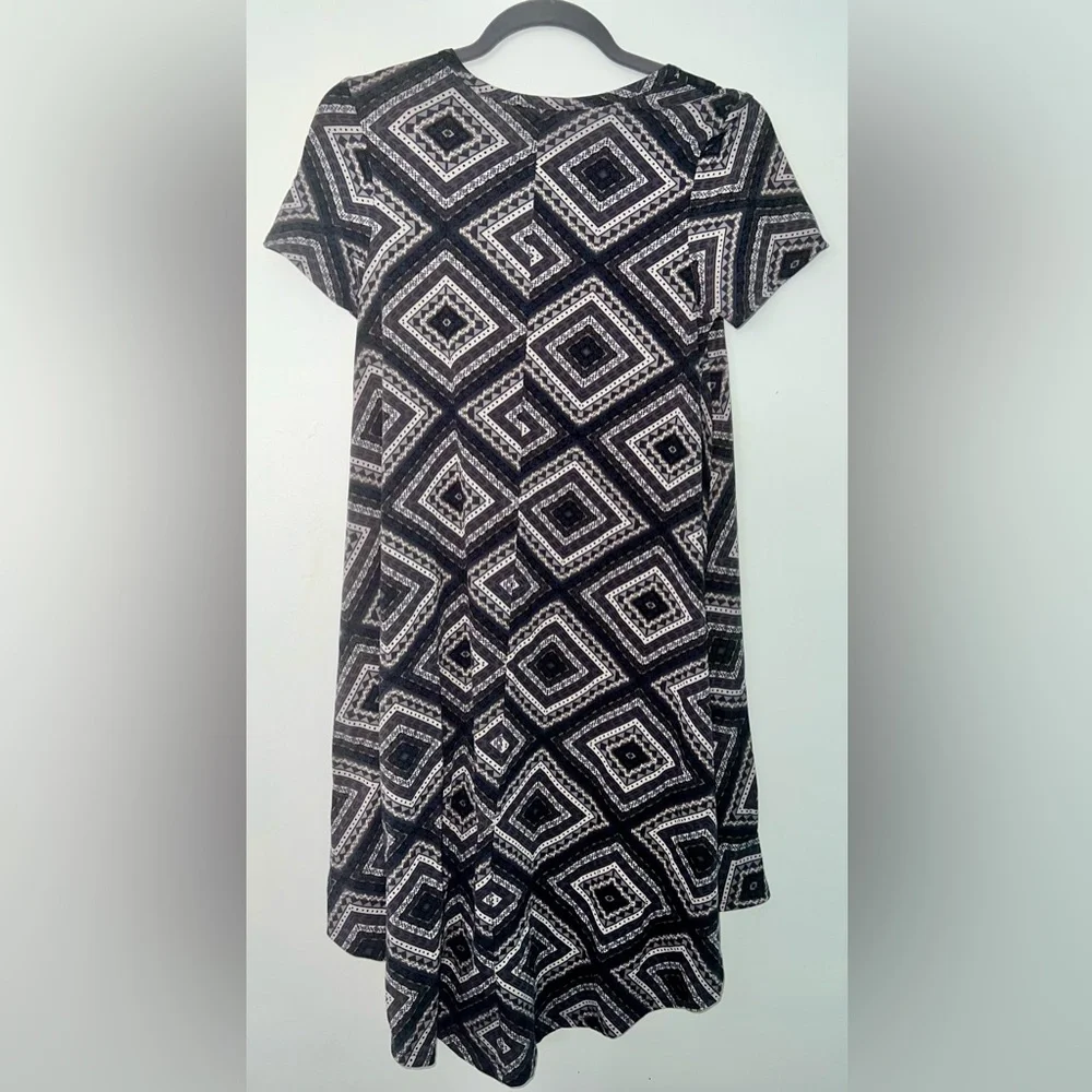 LuLaRoe Black and Gray Geometric Carly Dress - Picture 4 of 4